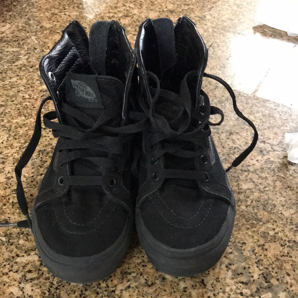 Vans off the wall size 2 in kids